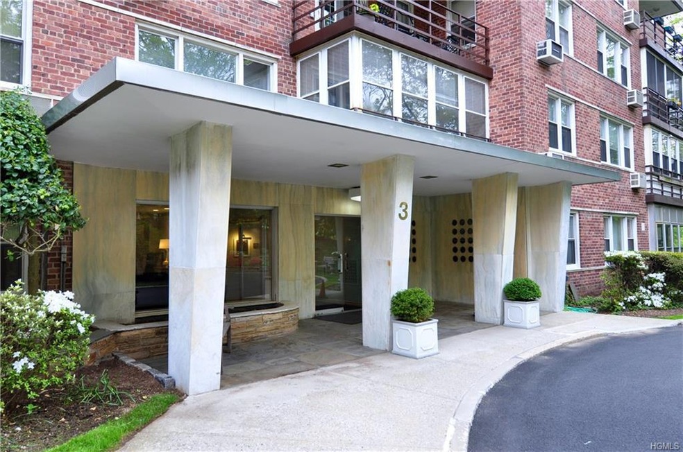 3 Washington Square unit F, Larchmont, NY 10538 - photo 1