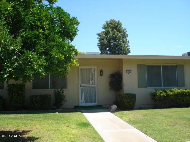 10946 W Santa fe Dr unit 15B, Sun City, AZ 85351 - photo 1