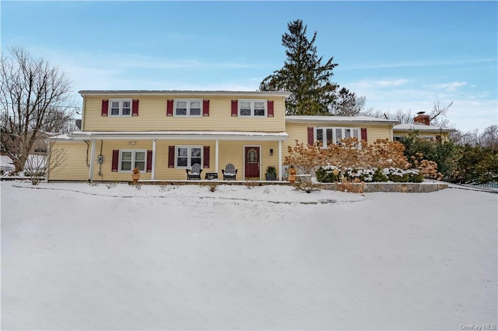 428 Bonnie Ct, Yorktown Heights, NY 10598 - photo 1