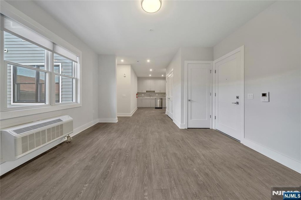 491 Walker St unit 3C, Fairview, NJ 07022 - photo 1