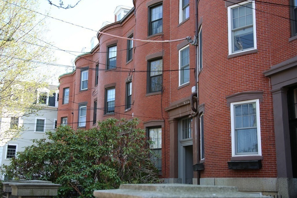 181 Webster St unit 3, Boston, MA 02128 - photo 1