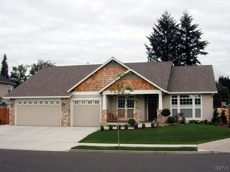 Pending $399,900 • Co-Listing Agent