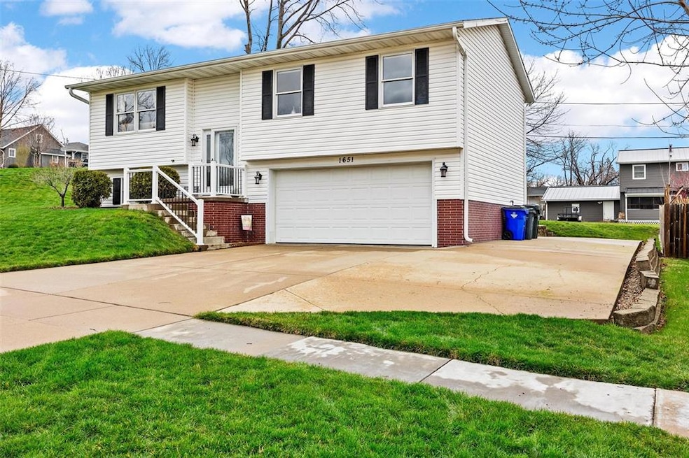 1651 21st St NW, Cedar Rapids, IA 52405 - photo 1