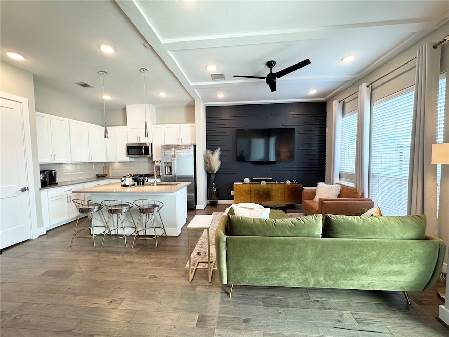 4513 Whitney Park Way, Houston, TX 77022 - photo 1