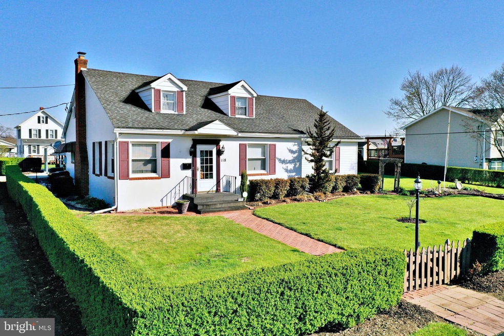 118 W 4th Ave, Ranson, WV 25438 - photo 1