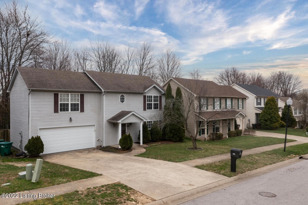 8101 Apple Valley Dr, Louisville, KY 40228 - photo 1