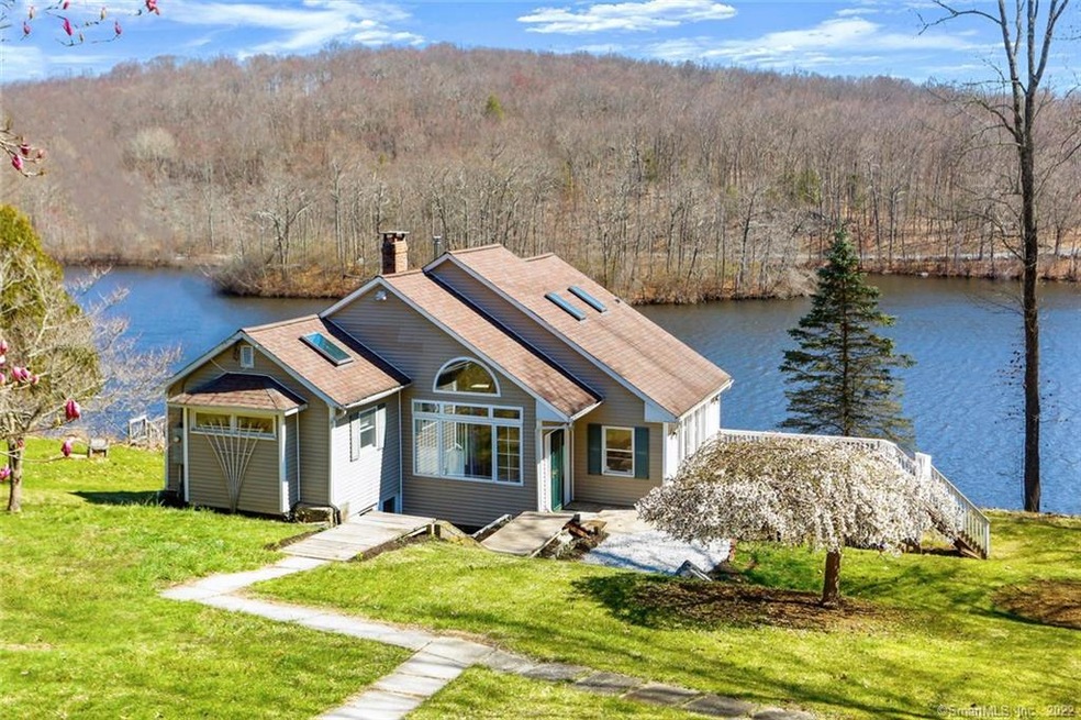 124 Lake Shore Dr, Middlebury, CT 06762 - photo 1