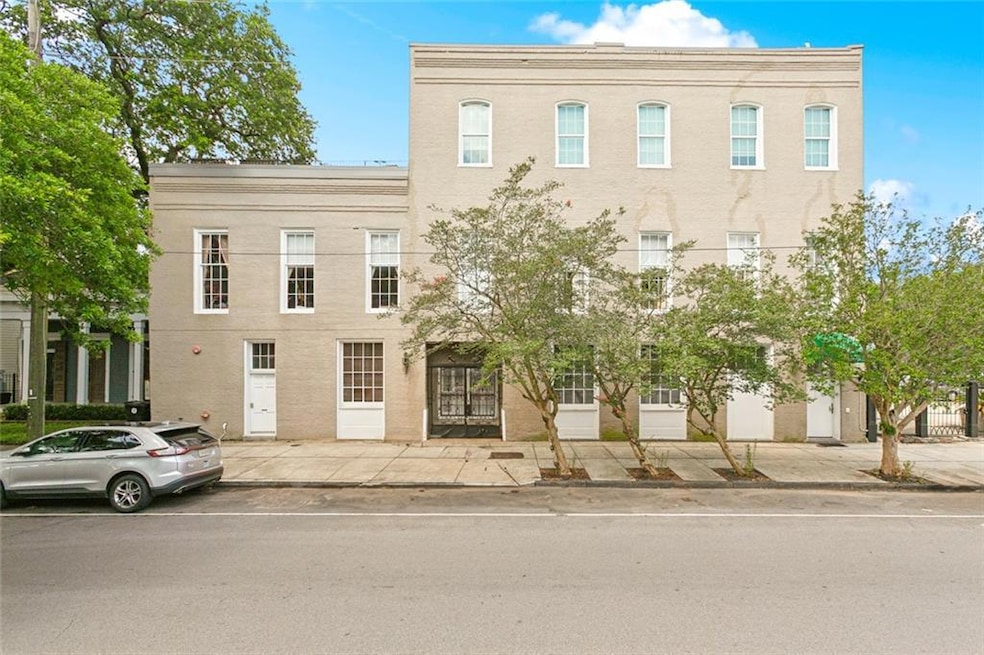 3400 Magazine St unit 15, New Orleans, LA 70115 - photo 1