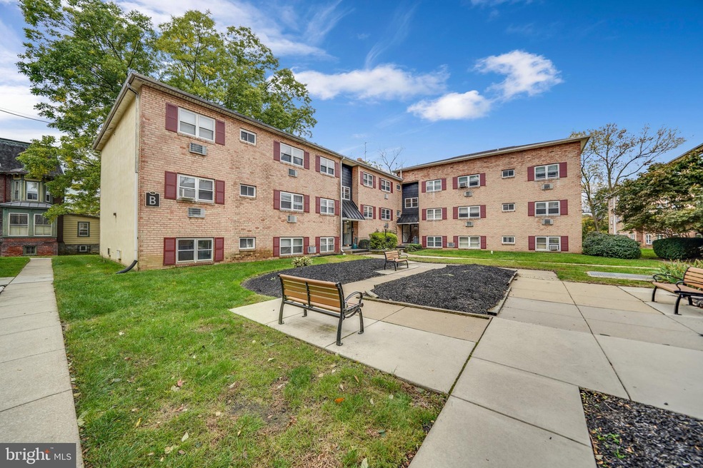 335 E Lancaster Ave unit B-11, Downingtown, PA 19335 - photo 1