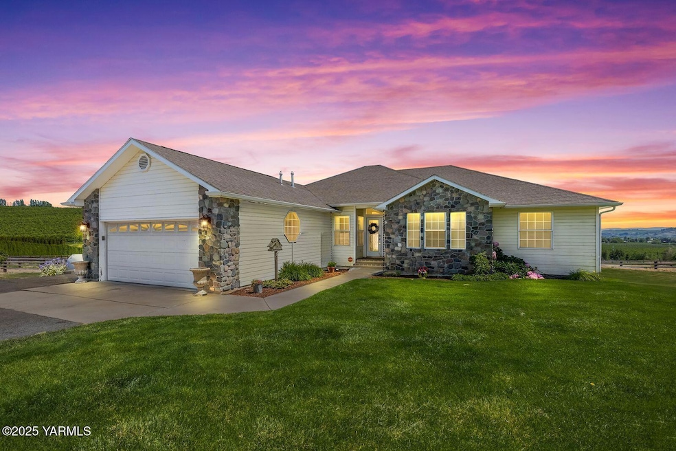 For Sale $869,000