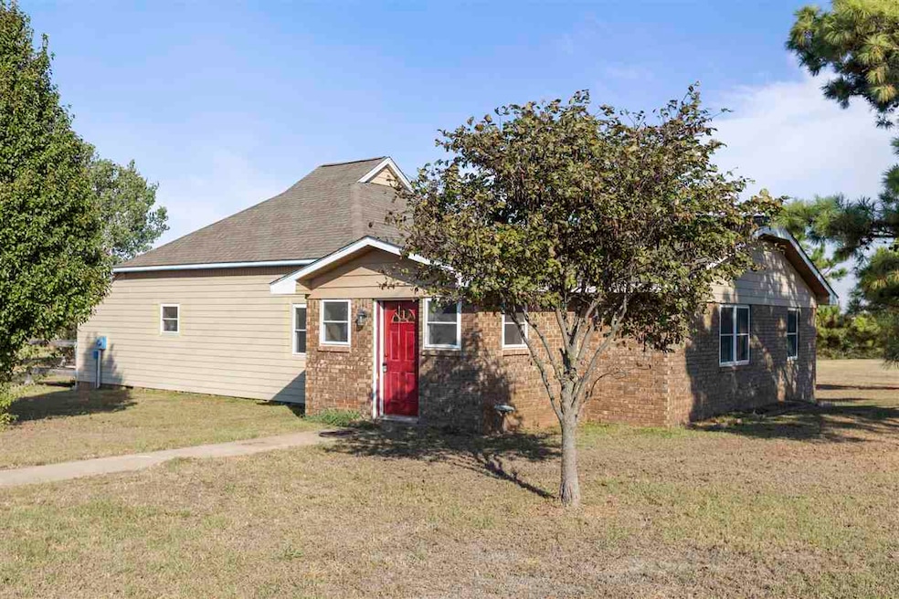 10414 N Rose Rd, Glencoe, OK 74032 - photo 1