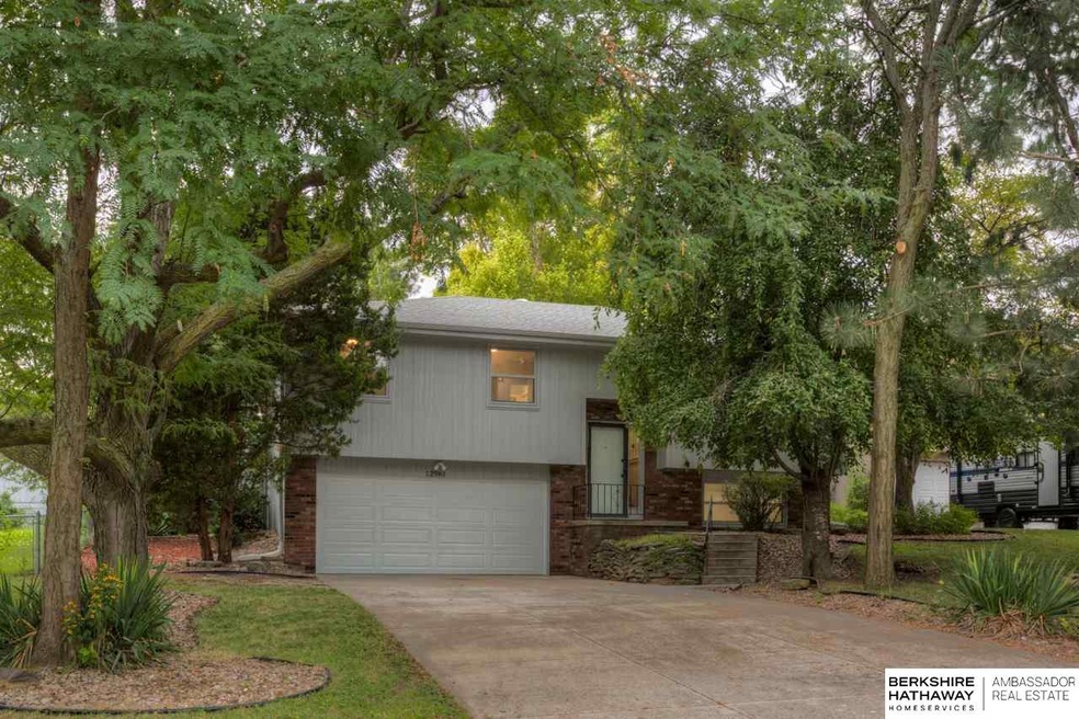 12961 Larimore Cir, Omaha, NE 68164 - photo 1