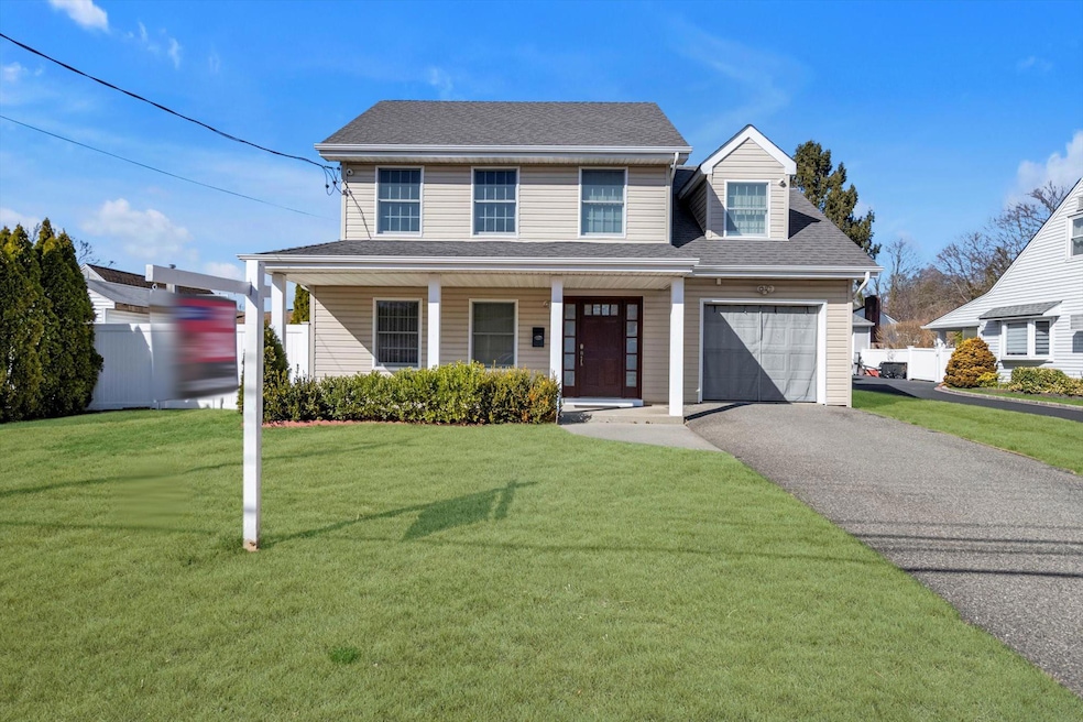 5 Edgewood Dr, Syosset, NY 11791 - photo 1