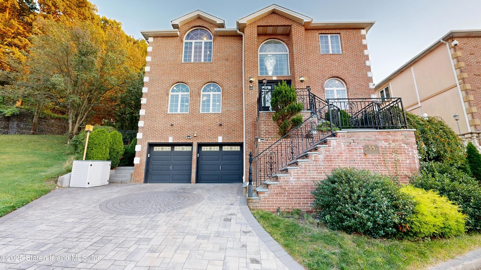 55 Nicole Loop_Front