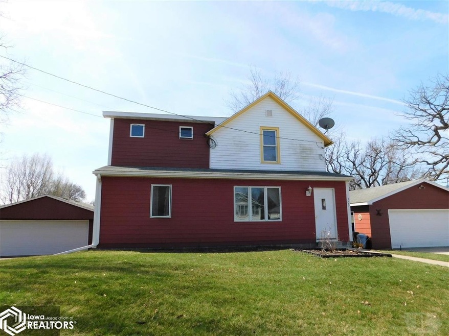 305 N 15th Ave W, Newton, IA 50208 - photo 1