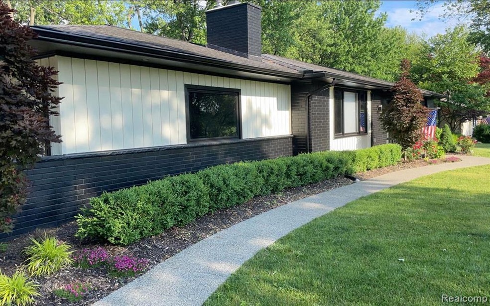 6681 Lahser Rd, Bloomfield Hills, MI 48301 - photo 1