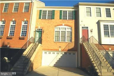 25348 Mcintyre Square, Chantilly, VA 20152 - photo 1