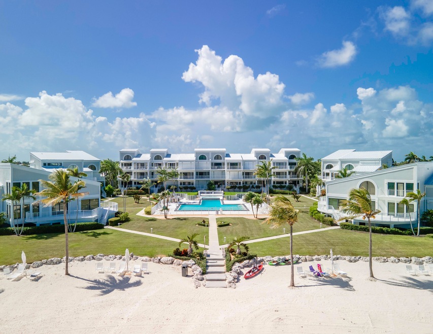 Castillo-del-Sol-sandy-beach-backyard
