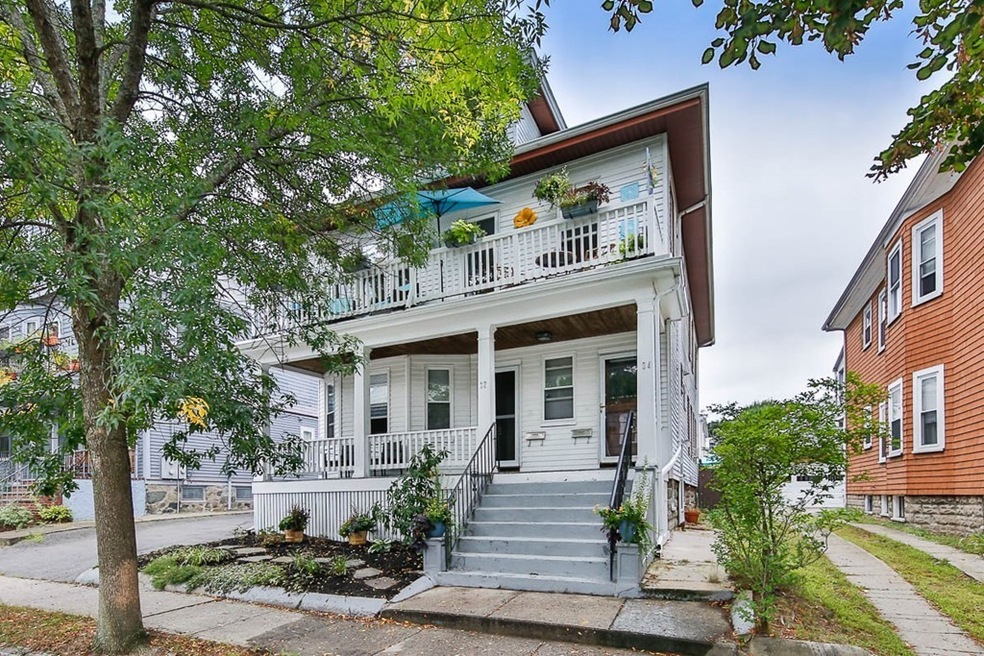 34 Magnolia St unit 2, Arlington, MA 02474 - photo 1