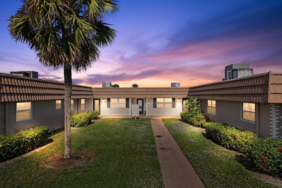 323 Seville N, Delray Beach, FL 33446 - photo 1