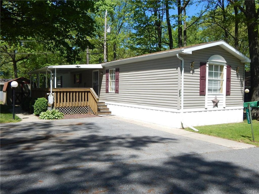 383 White Oak Ln, Bath, PA 18014 - photo 1