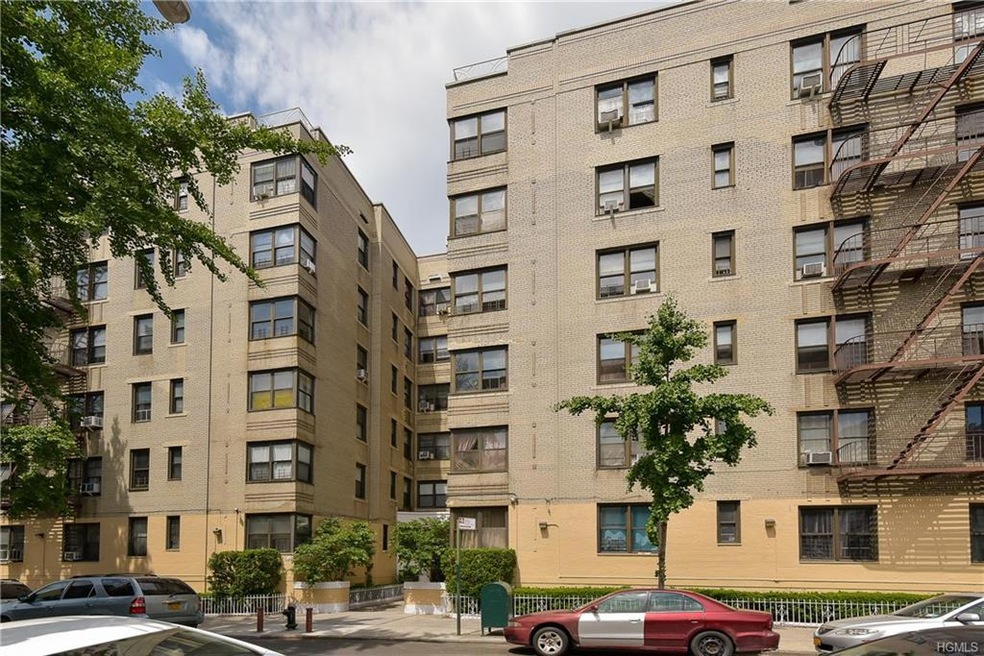 2685 Creston Ave unit 4-M, Bronx, NY 10468 - photo 1