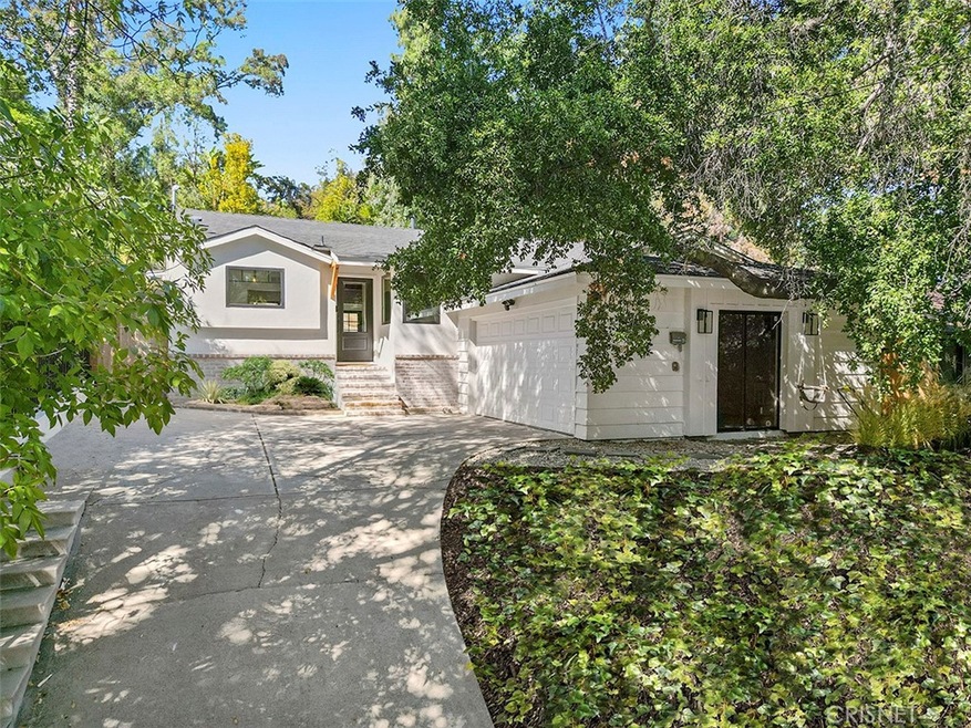 21511 Dumetz Rd, Woodland Hills, CA 91364 - photo 1