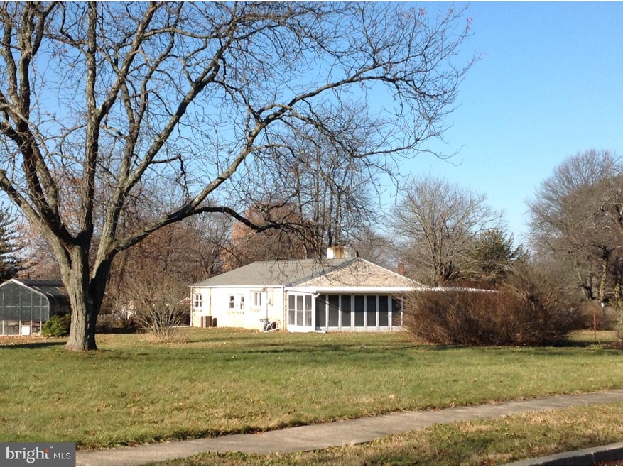 1408 Marlyns Ln, North Wales, PA 19454 - photo 1