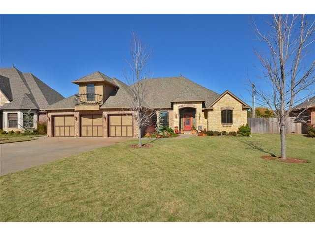 19913 Oakshire Dr, Edmond, OK 73012 - photo 1