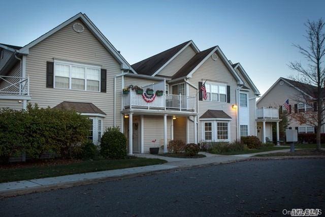 400 Adams Way unit 93, Sayville, NY 11782 - photo 1