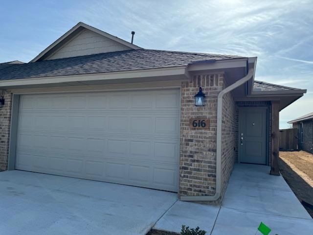616 Marlin Ct, Chickasha, OK 73018 - photo 1