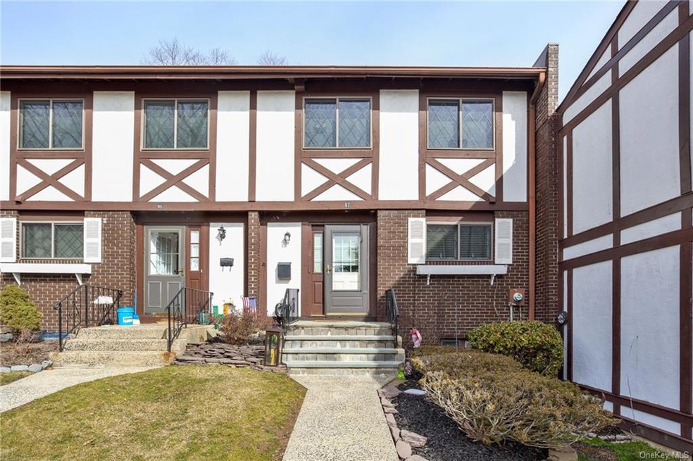 97 Buckingham Ct unit 97, Pomona, NY 10970 - photo 1