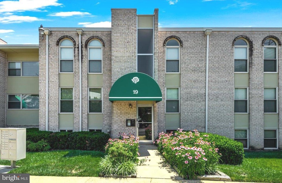 19 Canterbury Square unit 102, Alexandria, VA 22304 - photo 1