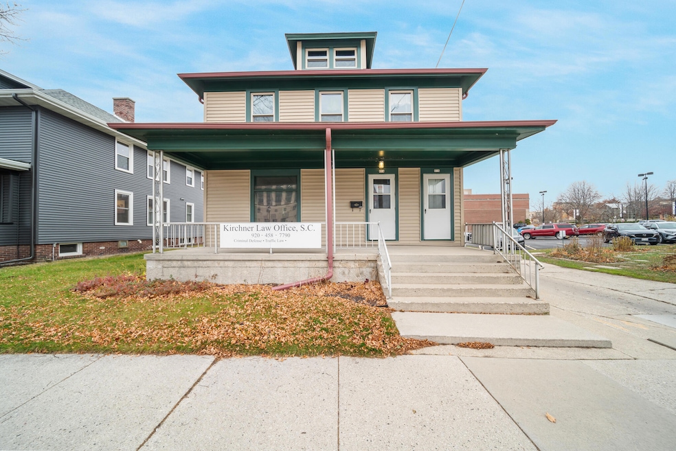 614 N 6th St, Sheboygan, WI 53081 - photo 1