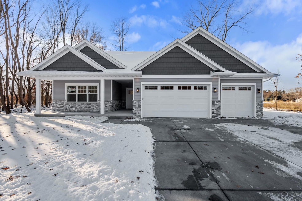 11960 Lilac St, de Motte, IN 46310 - photo 1