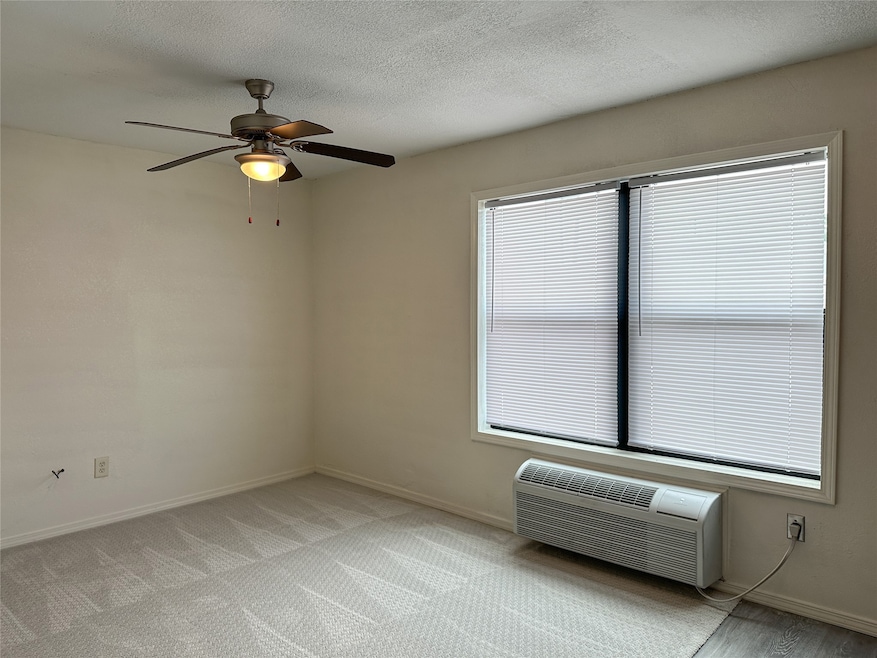 4705 Lyons Ave unit 11, Houston, TX 77020 - photo 1