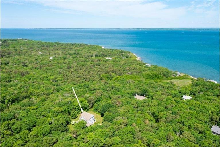 15 Massabesic Ave, Vineyard Haven, MA 02568 - photo 1