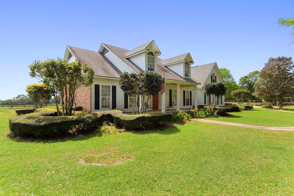 2108 Howell Tanner Chapel Rd, Lucedale, MS 39452 - photo 1