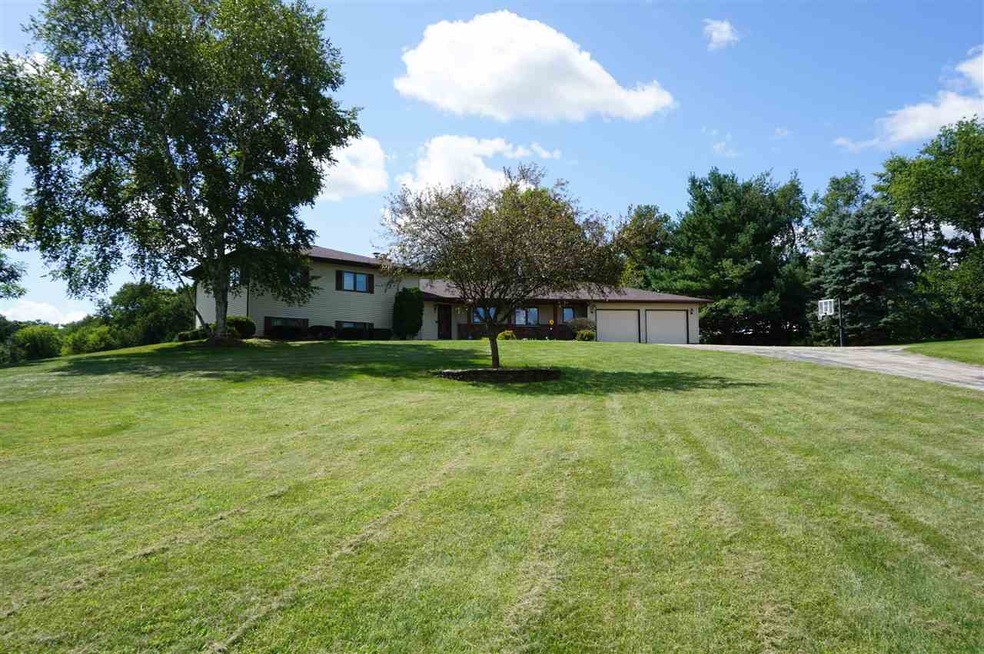 4613 W Rutland Rd, Brooklyn, WI 53521 - photo 1