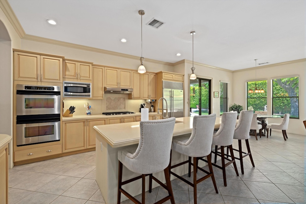 Kitchen Island2