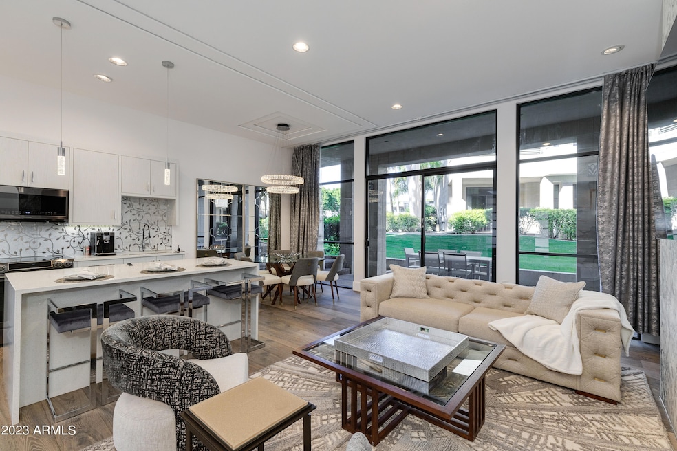 2802 E Camino Acequia Dr unit 7, Phoenix, AZ 85016 - photo 1