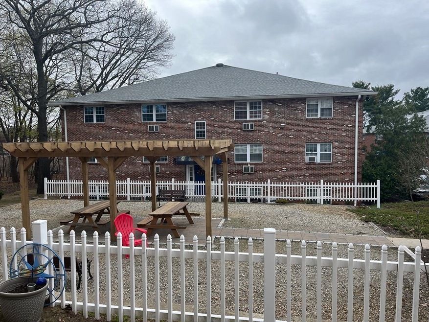 234 Low St unit 4, Newburyport, MA 01950 - photo 1