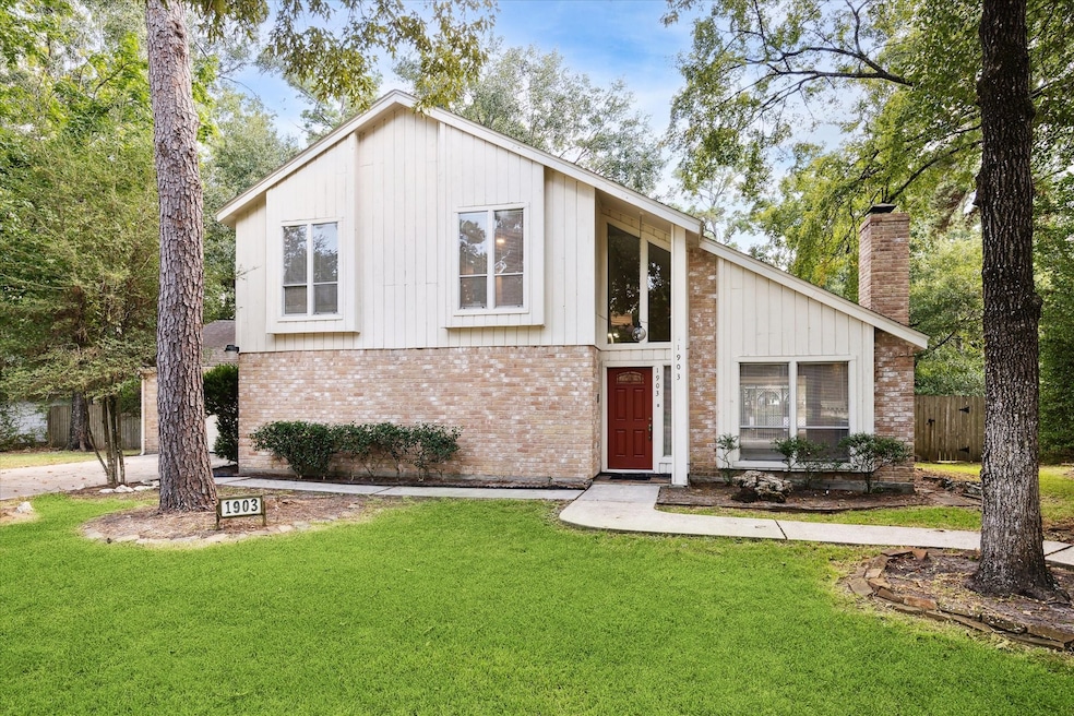 Charming two-story 4/2.5/2  home on a corner lot with 1st floor primary bdrm, generously sized open living spaces &  private backyard. The formal dining room, large Family Room + den are perfect for entertaining. Large windows provide tons of natural light. Available for immediate move-in.