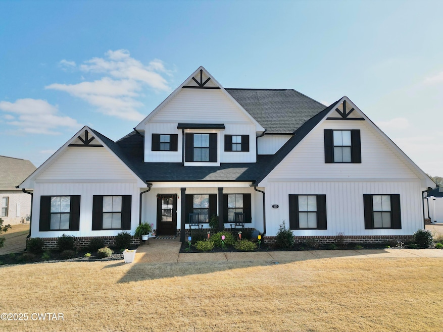 Pending $550,000 • Co-Listing Agent