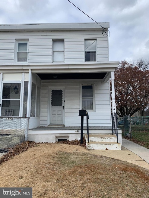 1422 E 13th St, Crum Lynne, PA 19022 - photo 1