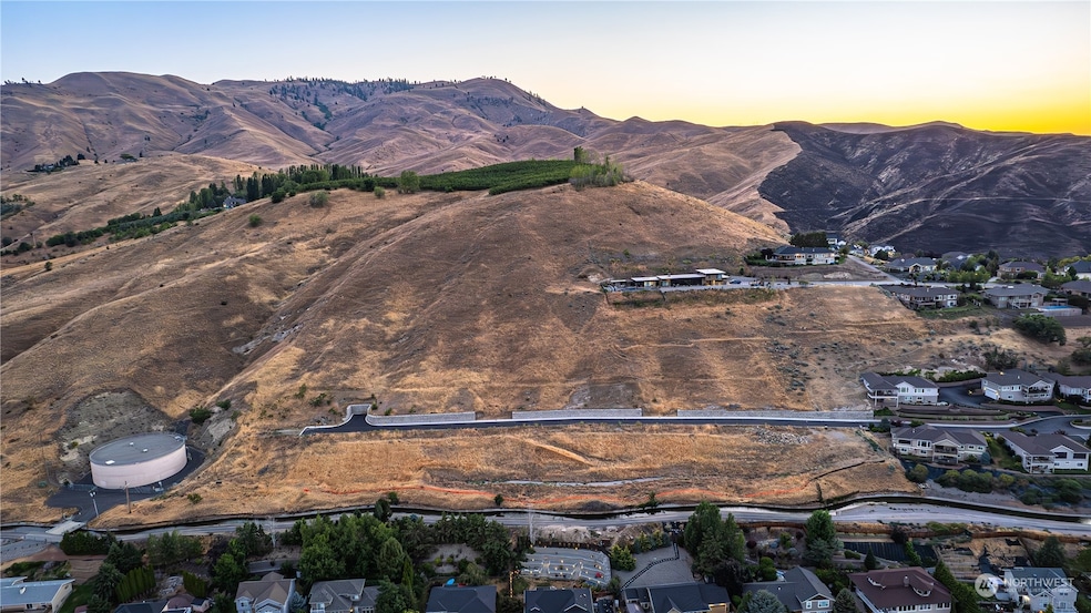 1861 Broadway Place, Wenatchee, WA 98801 - photo 1