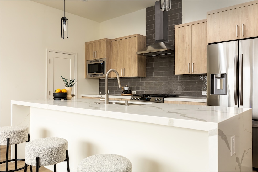 Under Contract $479,999