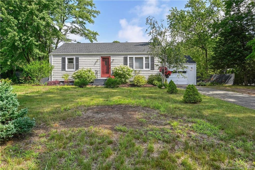 733 Griswold St, Glastonbury, CT 06033 - photo 1