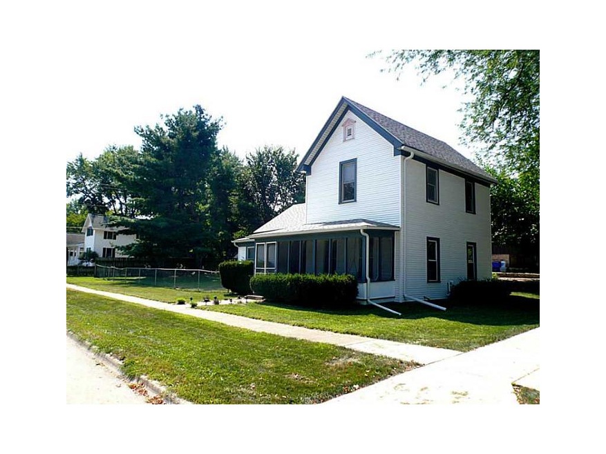 Front Exterior. Newer vinyl siding & roof!