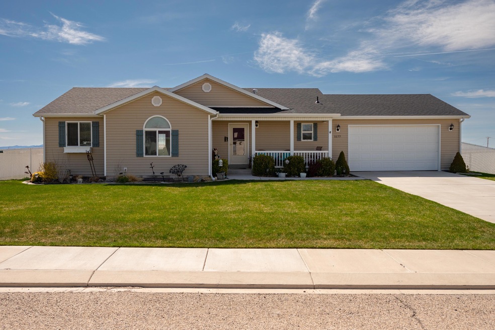 5177 Tomahawk Dr-10